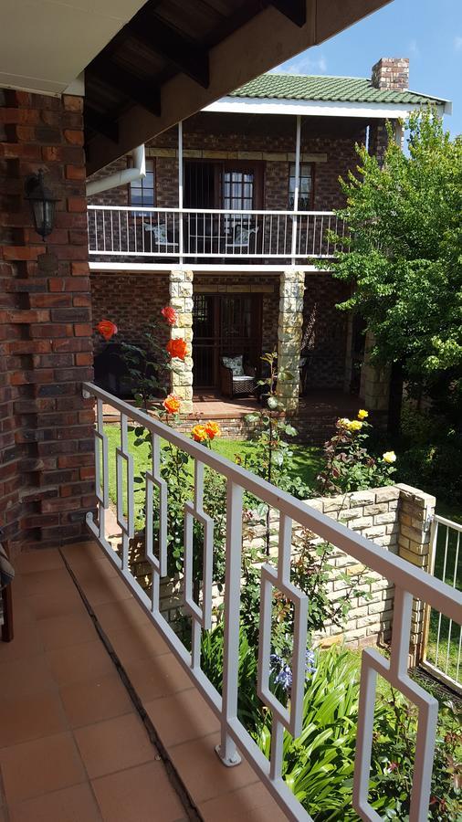 Clarens Cottages Экстерьер фото