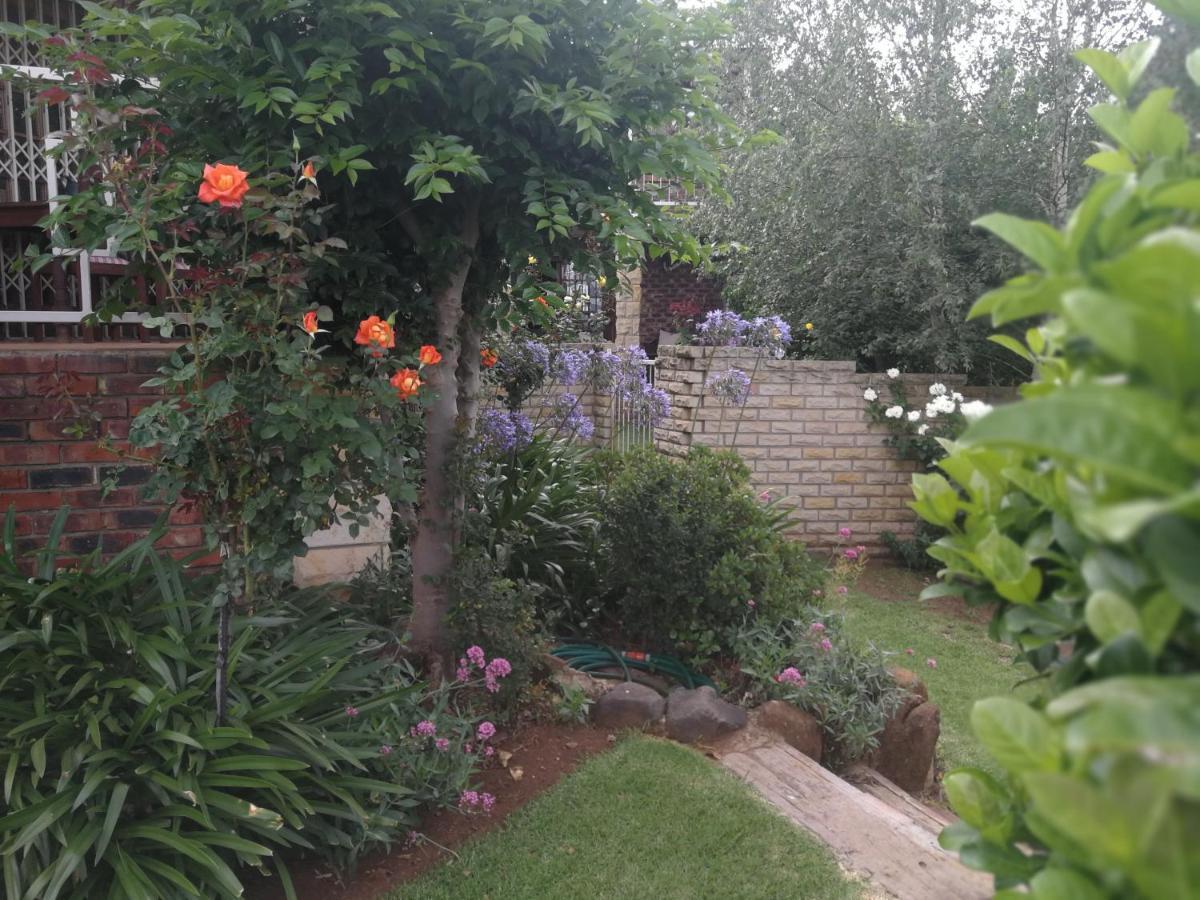 Clarens Cottages Экстерьер фото