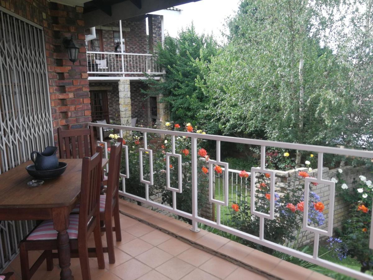 Clarens Cottages Экстерьер фото